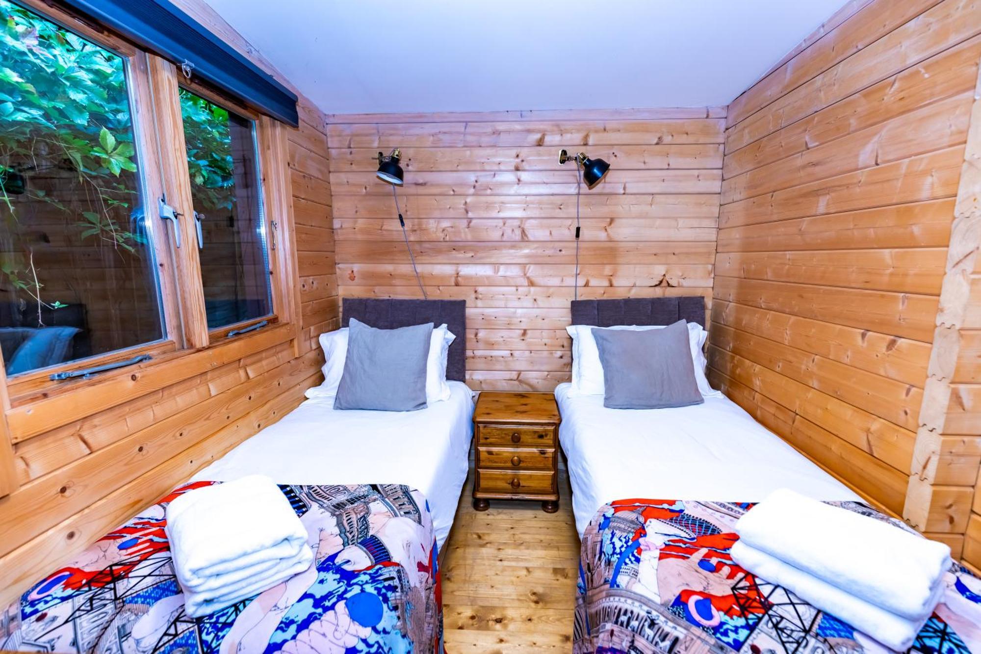 Universal Harmony Retreats Glastonbury Apartment Exterior photo